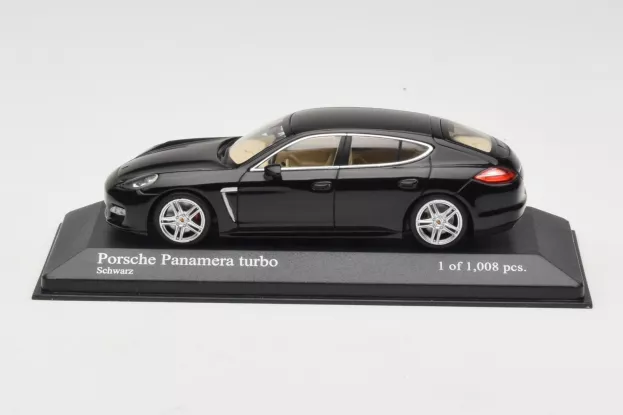 Minichamps Porsche Panamera Turbo 2011 1:43 400068271